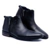 Boots for men 34