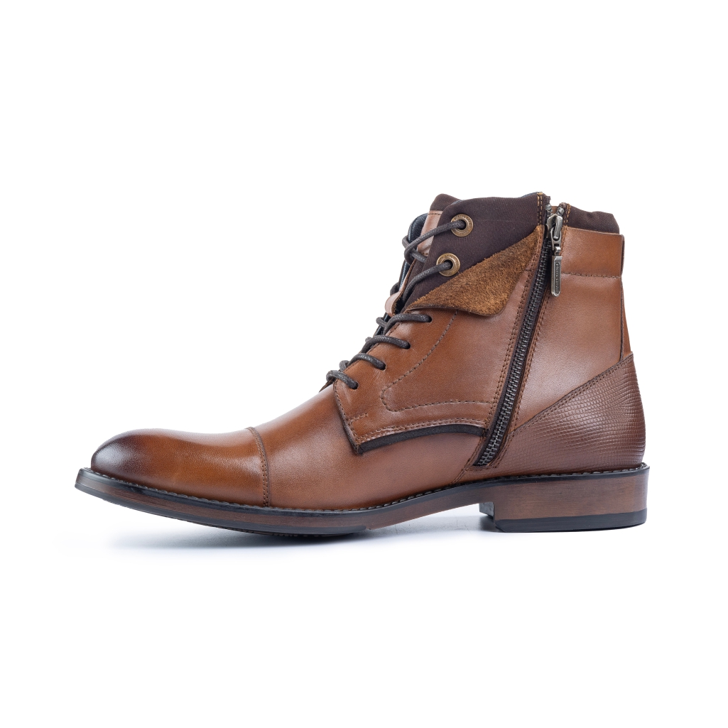 Boots for men 32